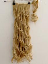 Ponytail Extensions | 22”Length | 180 grams | Caramel Blonde | Beach Wavy | Wraparound Pony
